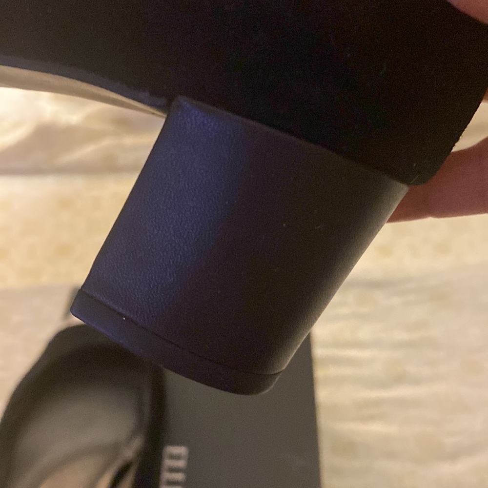 Shoes - Picture 5 of 6